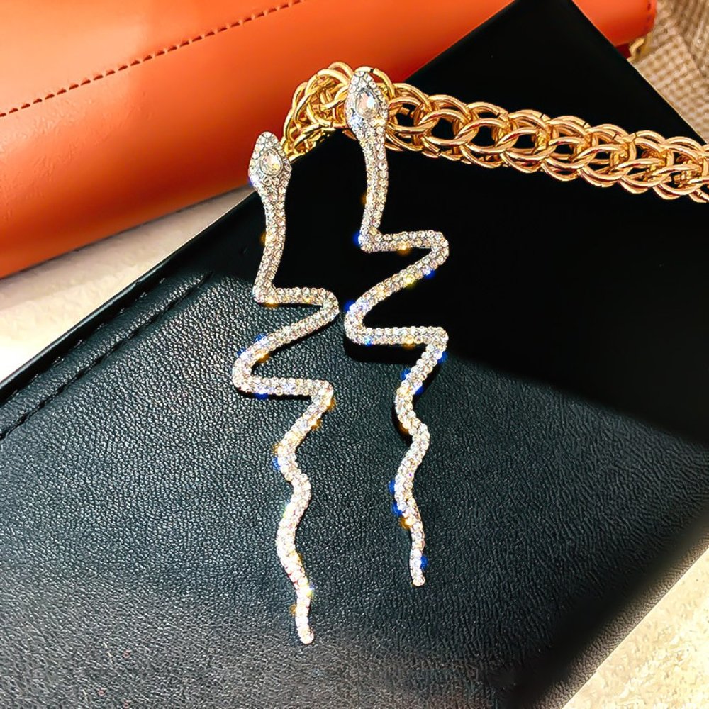 Long Snake Earring - Picture 2 of 3